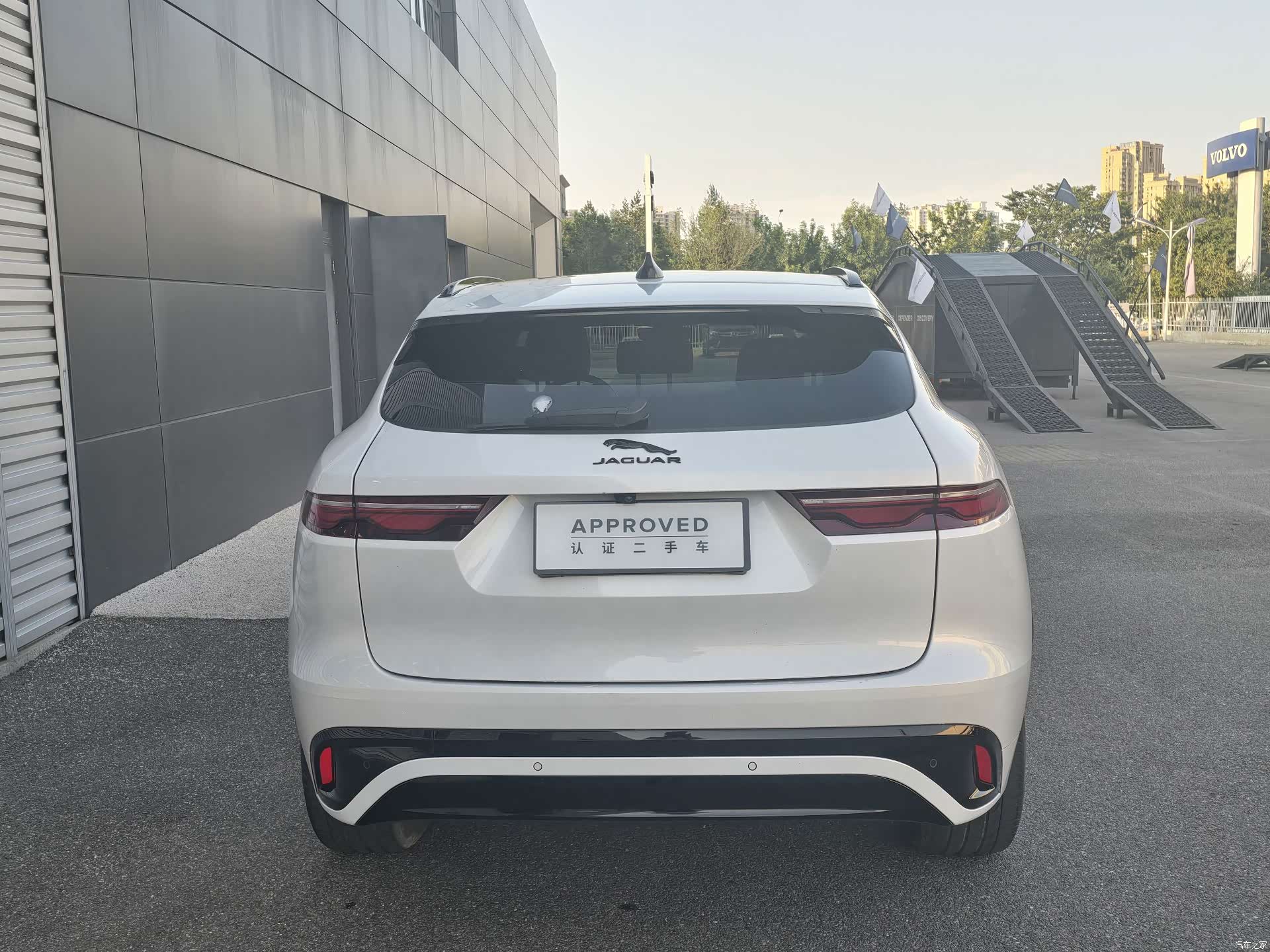 Jaguar F-PACE, 2024 все фото
