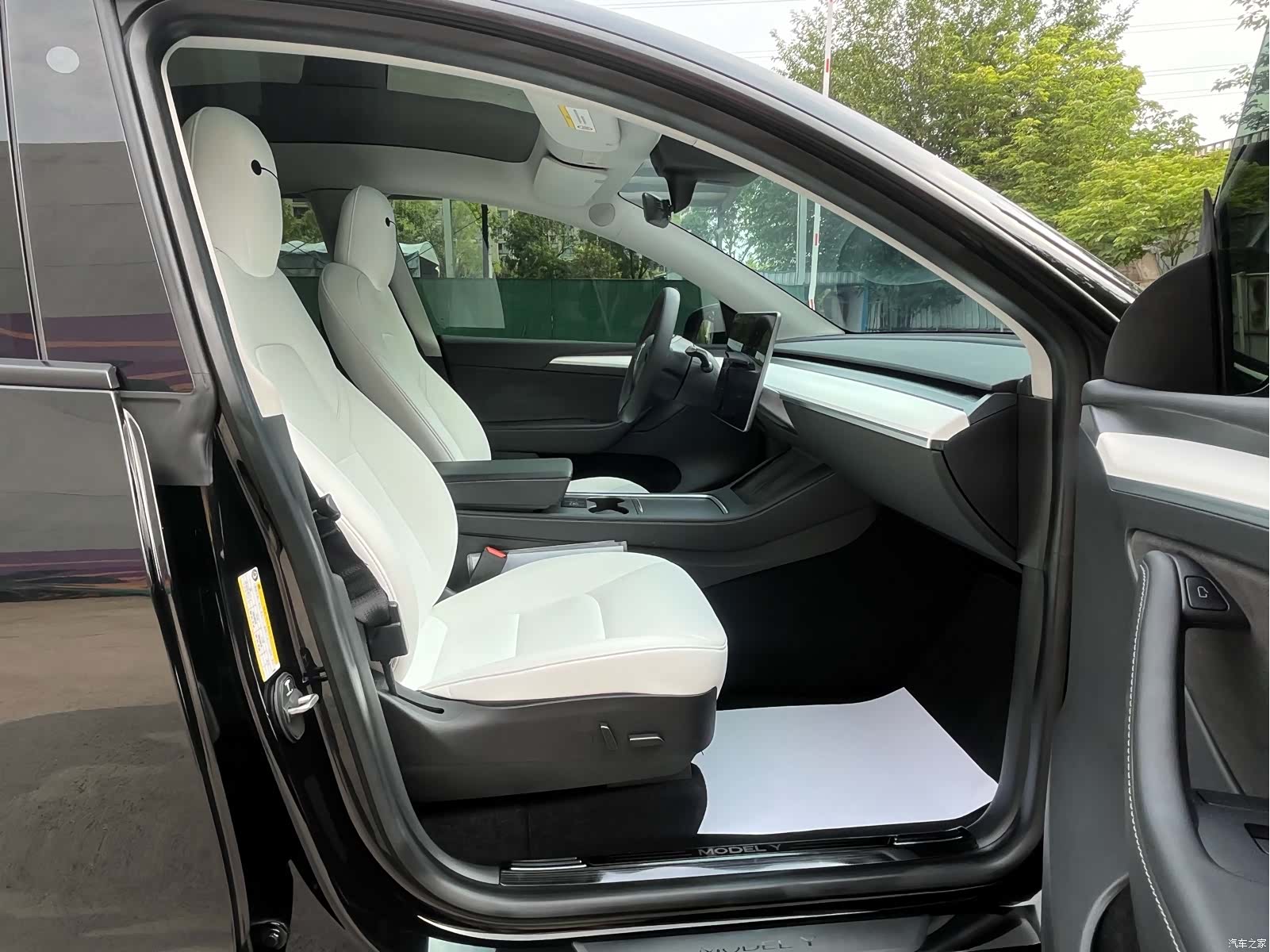 Tesla Model Y, 2022 15