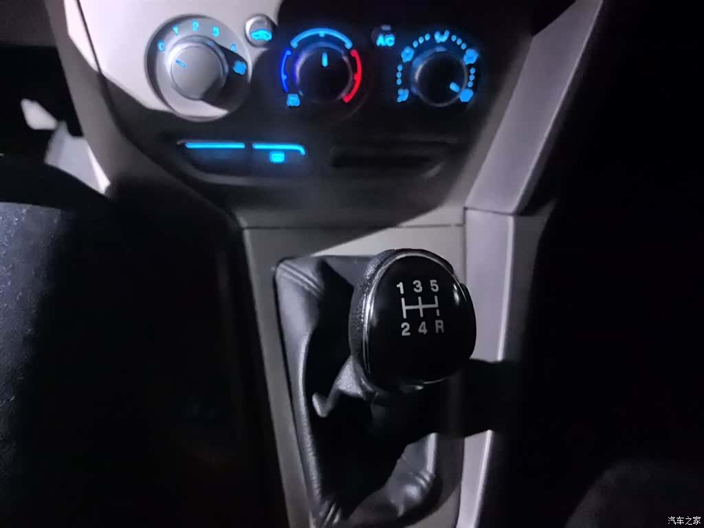Ford Focus, 2014 7