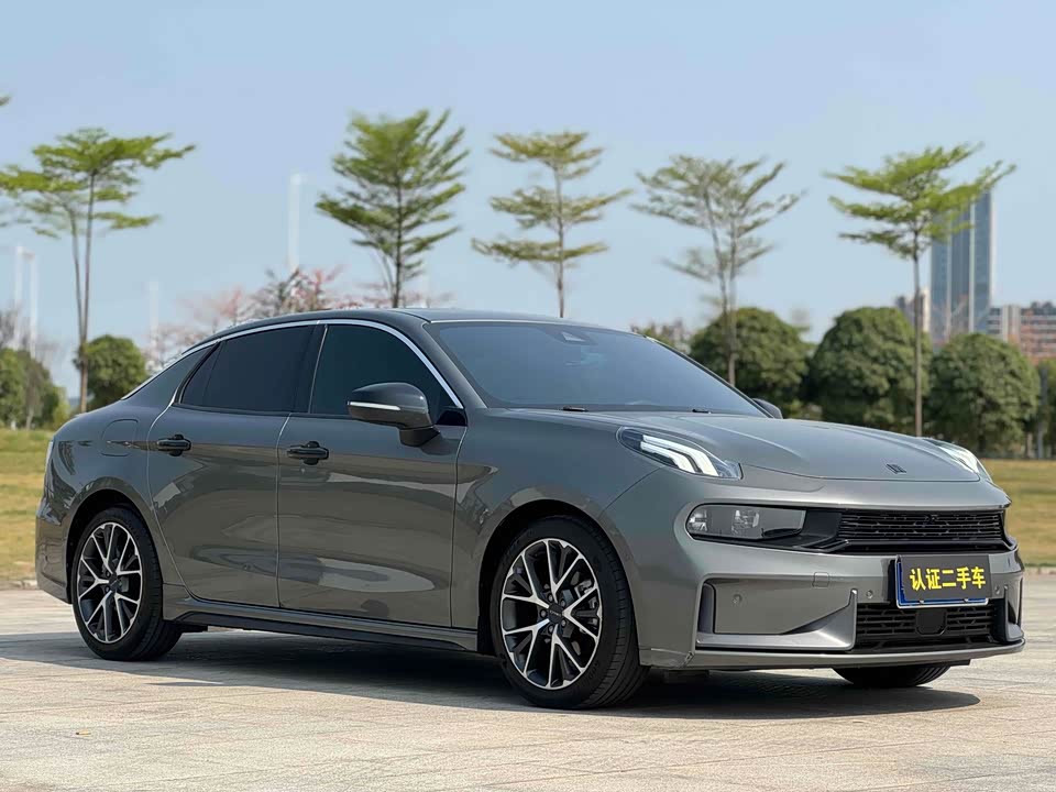 Lynk & Co 03 Lynk & Co 03