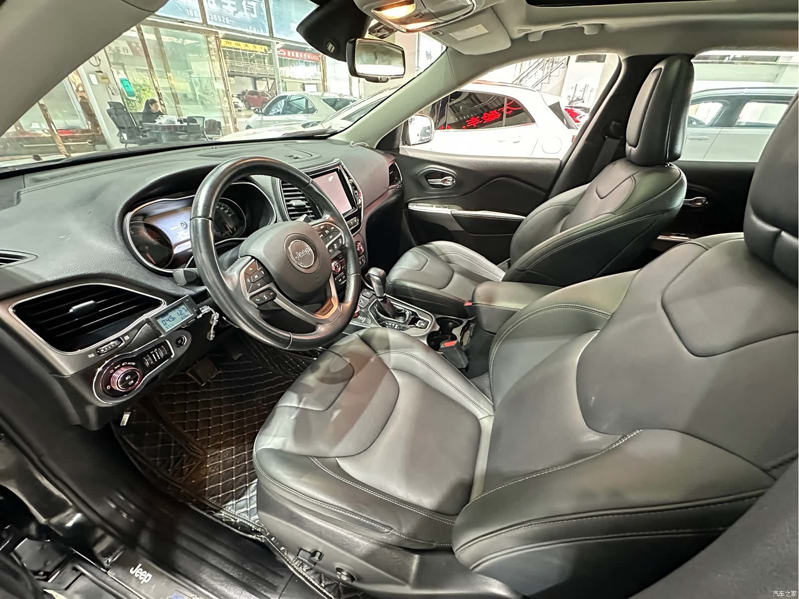 Jeep Cherokee, 2019 8