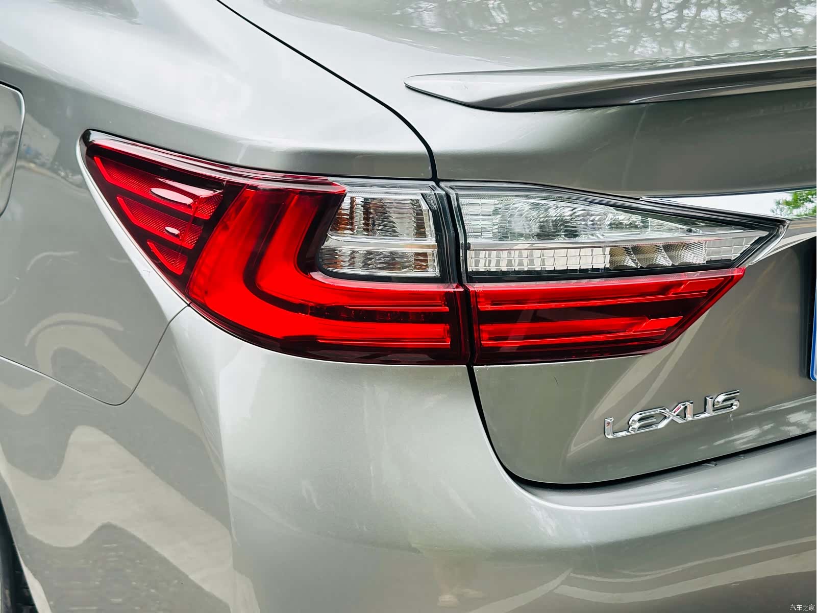 Lexus ES, 2018 9