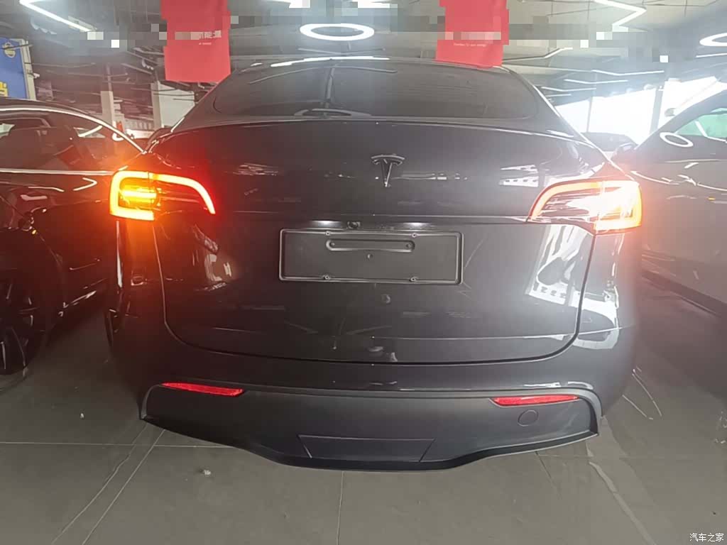 Tesla Model Y, 2024 6