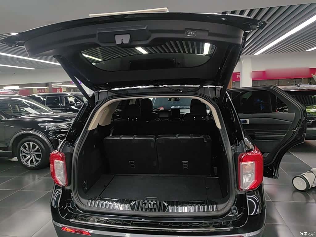 Ford Explorer, 2021 19