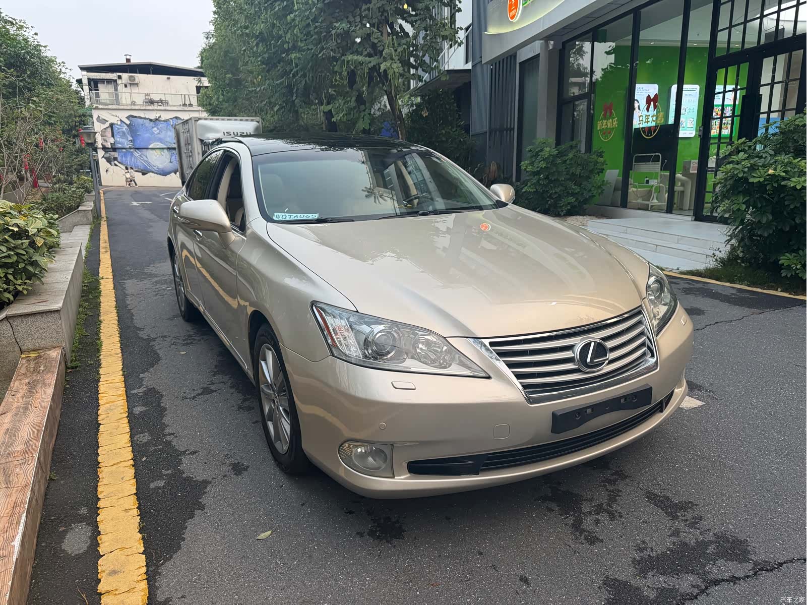 Lexus ES, 2011 3
