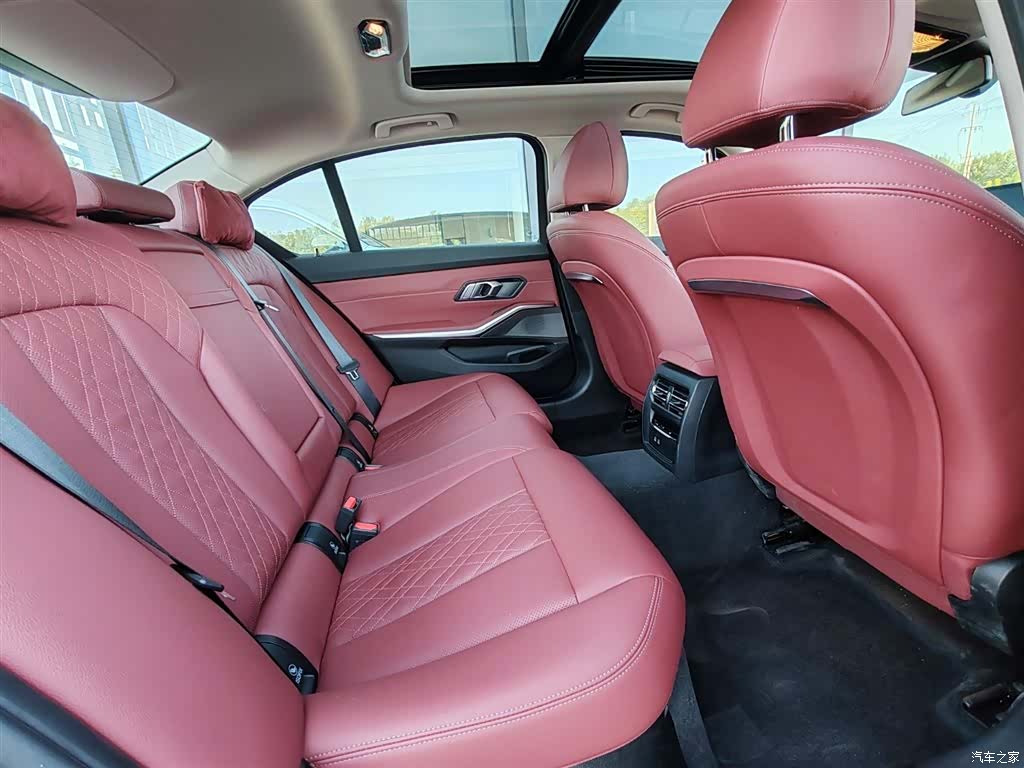 BMW 3 Series, 2025 13