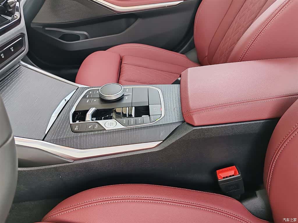 BMW 3 Series, 2025 16