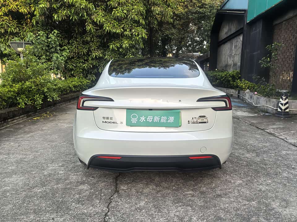 Tesla Model 3 Tesla Model 3