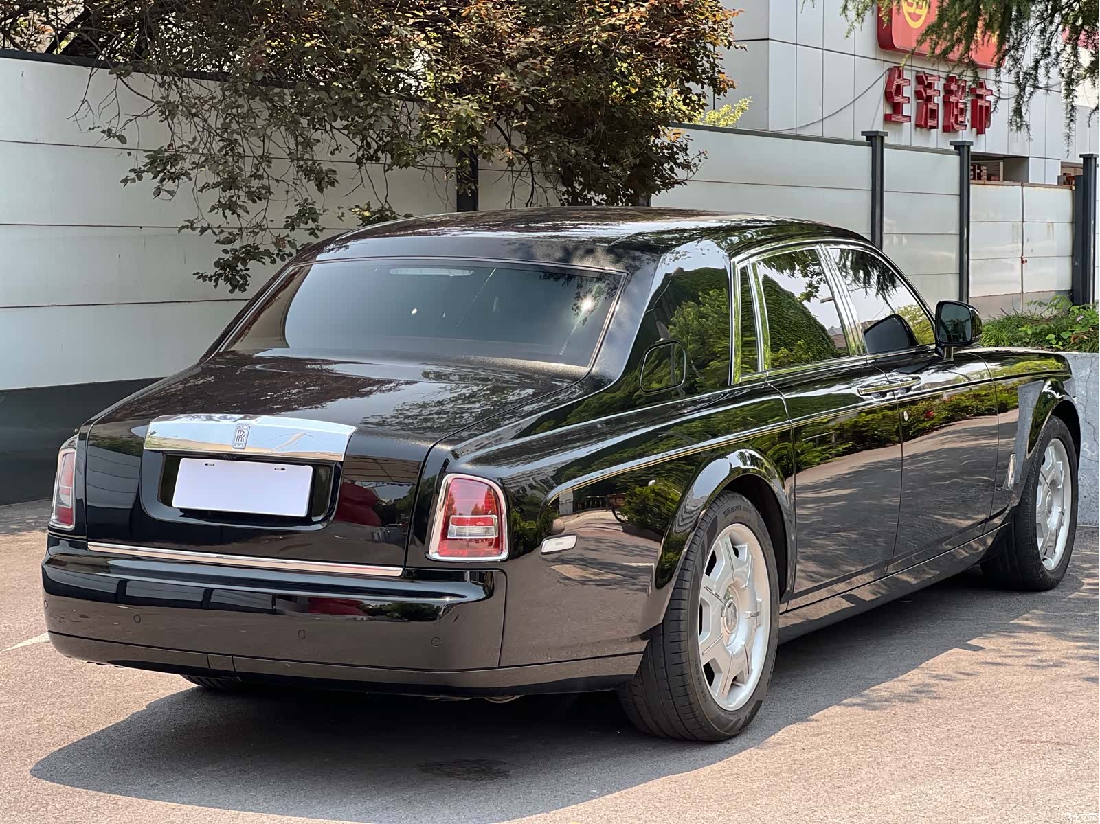 Rolls-Royce Phantom, 2015 6