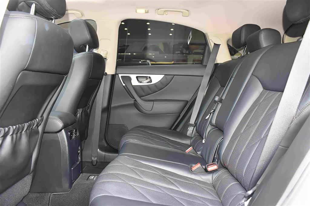 Infiniti QX70, 2015 7