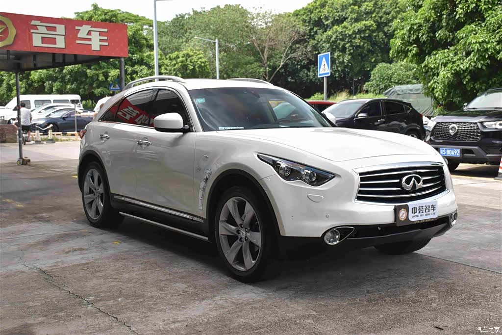 Infiniti QX70, 2015 3