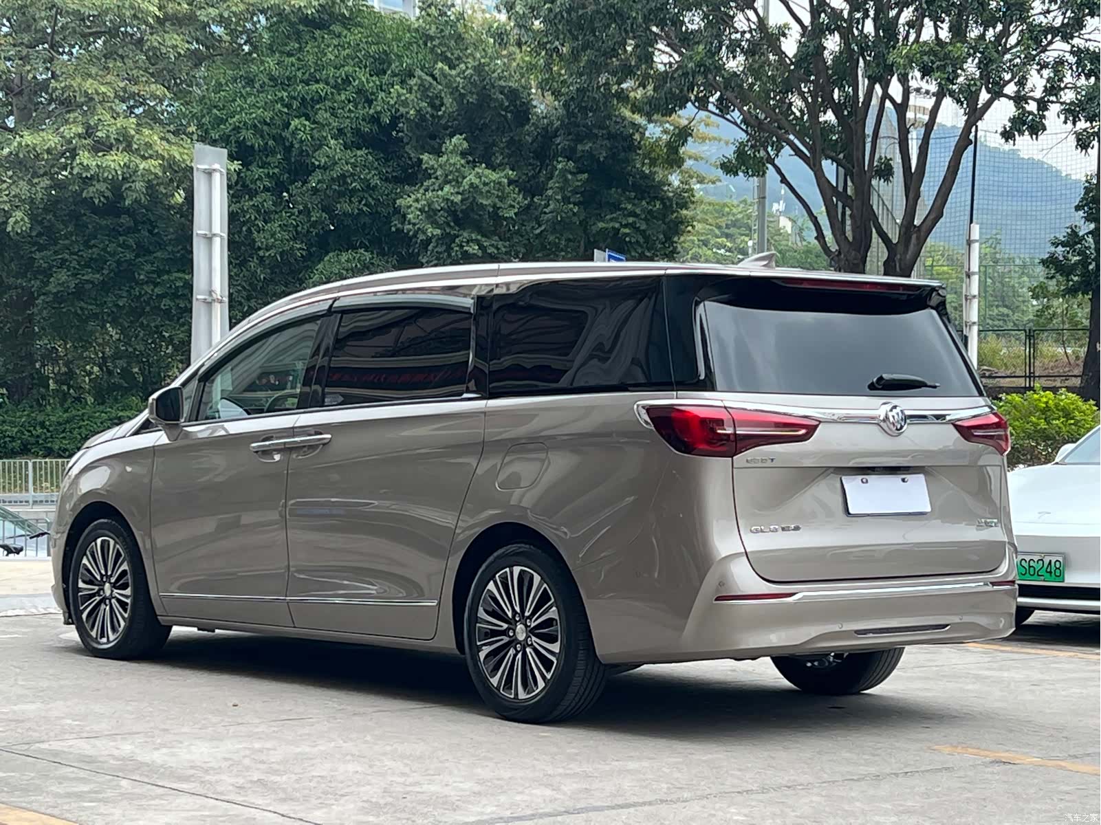 Buick GL8, 2022 6