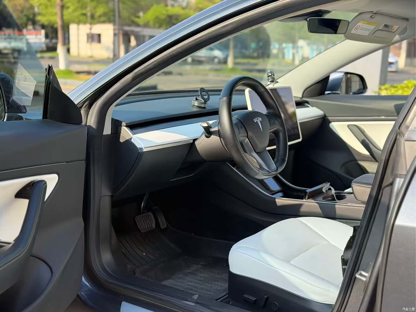 Tesla Model 3, 2019 4