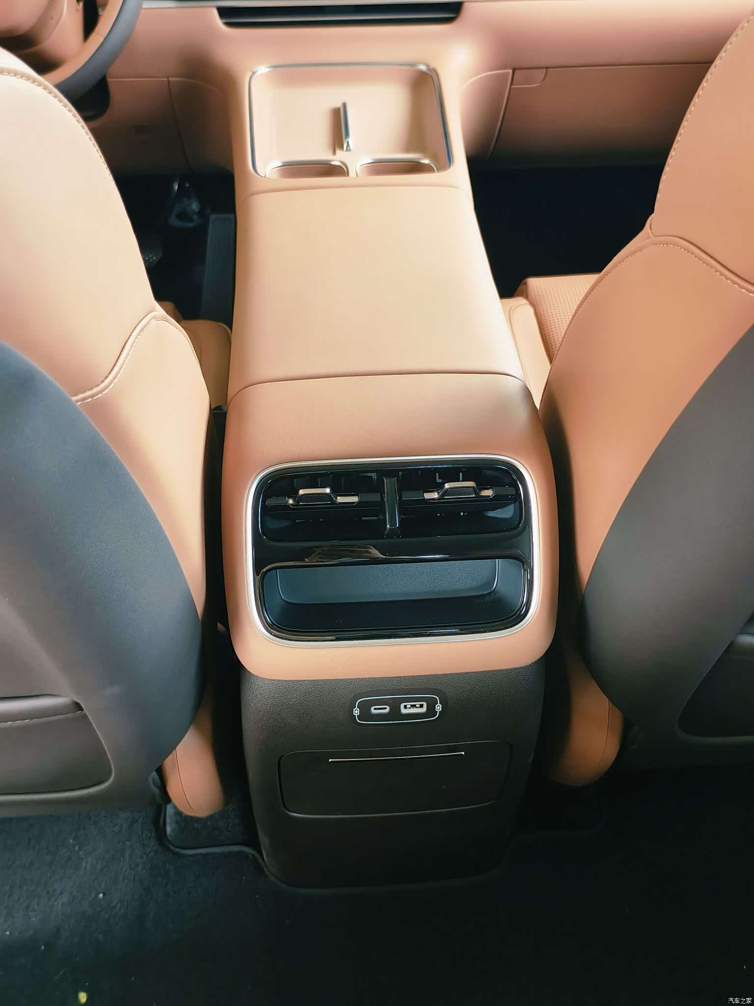 Leapmotor C10, 2027 13