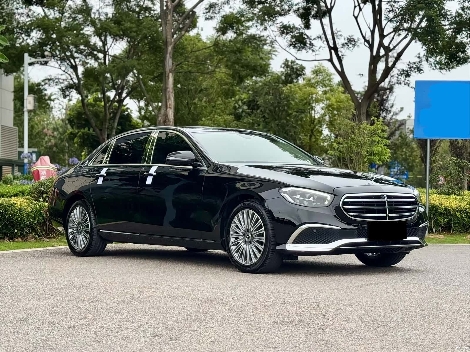 Mercedes-Benz E-Class, 2021 3