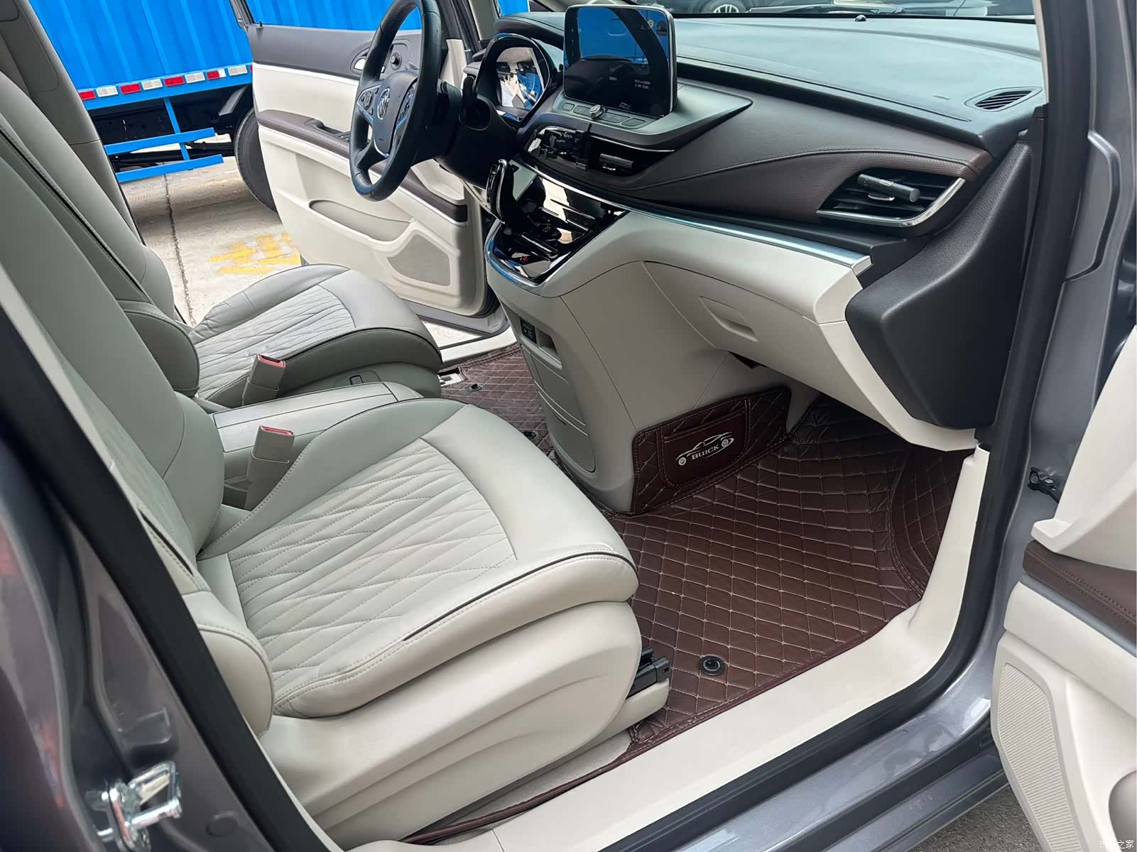 Buick GL8, 2022 13