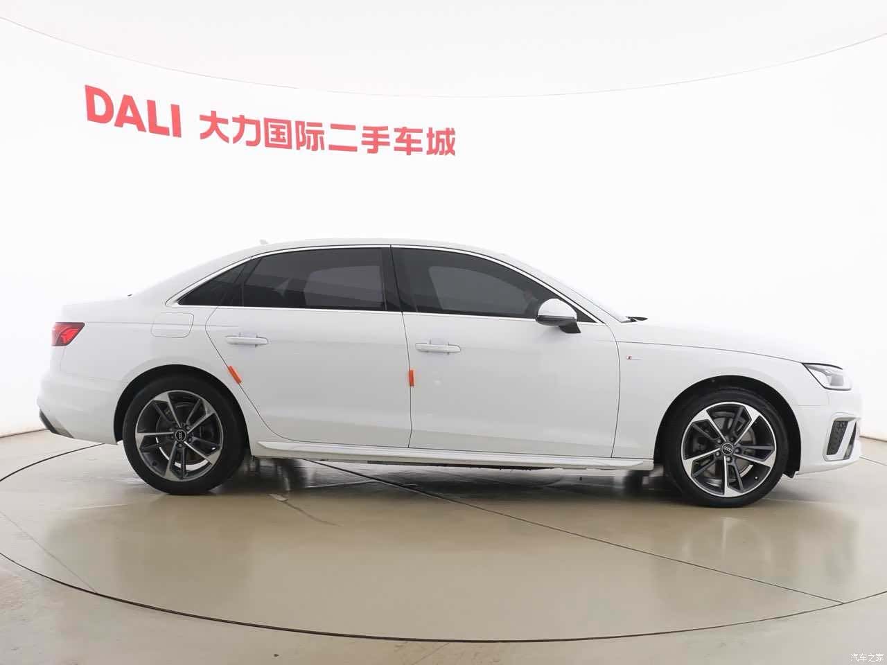 Audi A4L, 2023 все фото