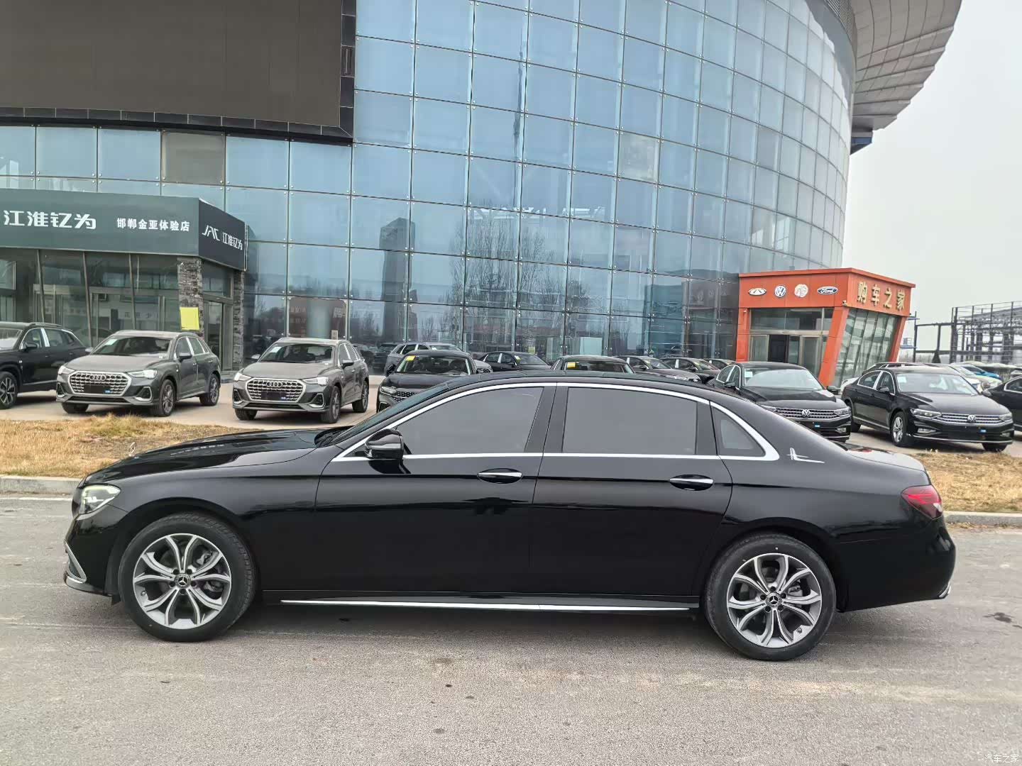 Mercedes-Benz E-Class, 2024 4