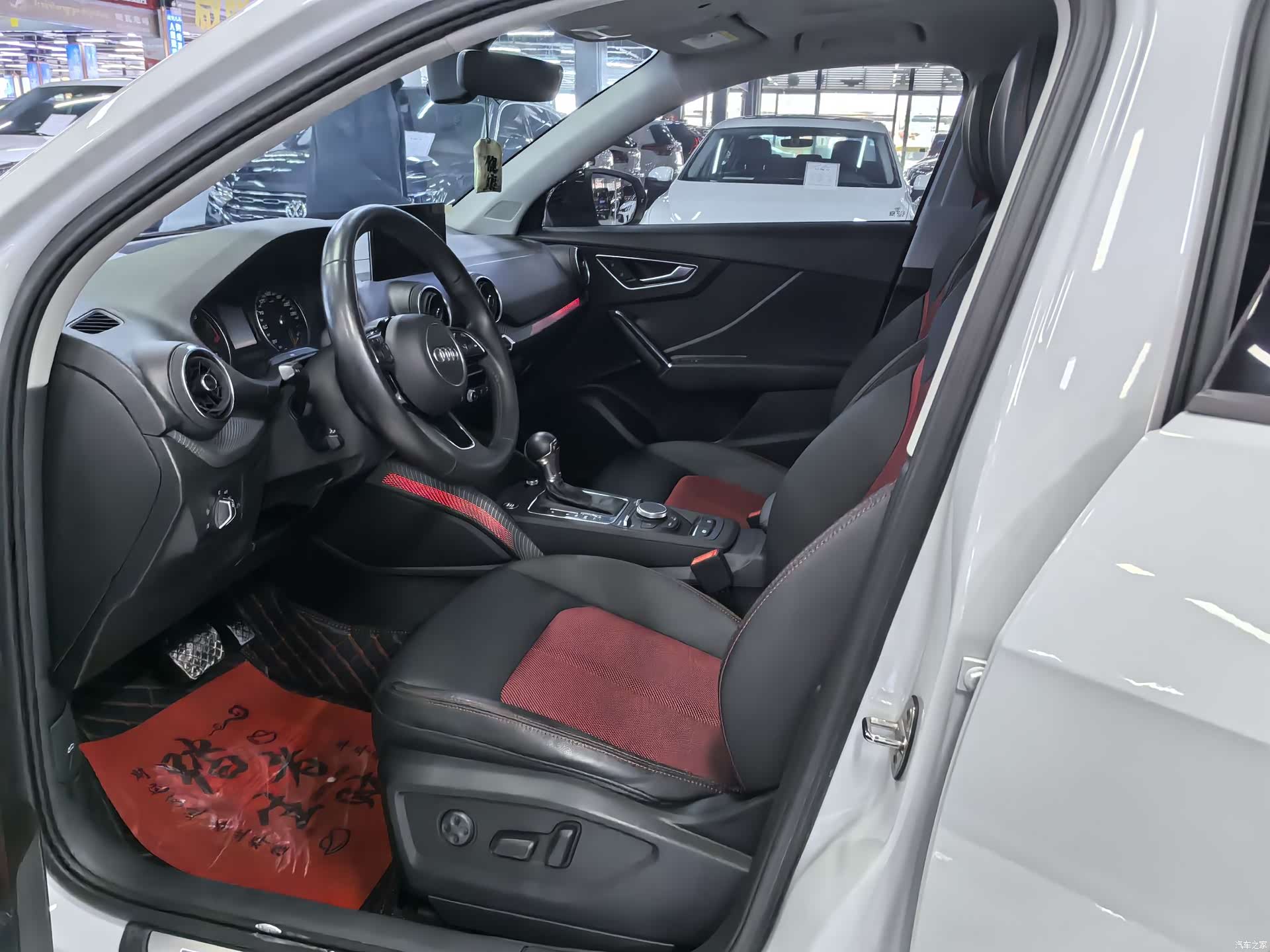 Audi Q2L, 2020 7