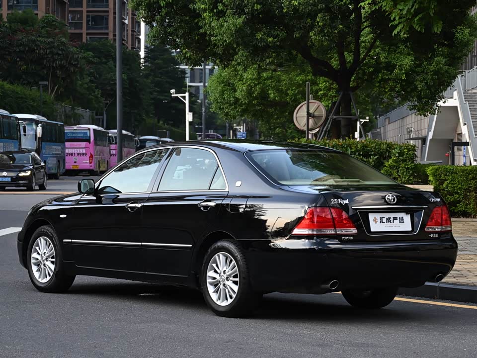 Toyota crown