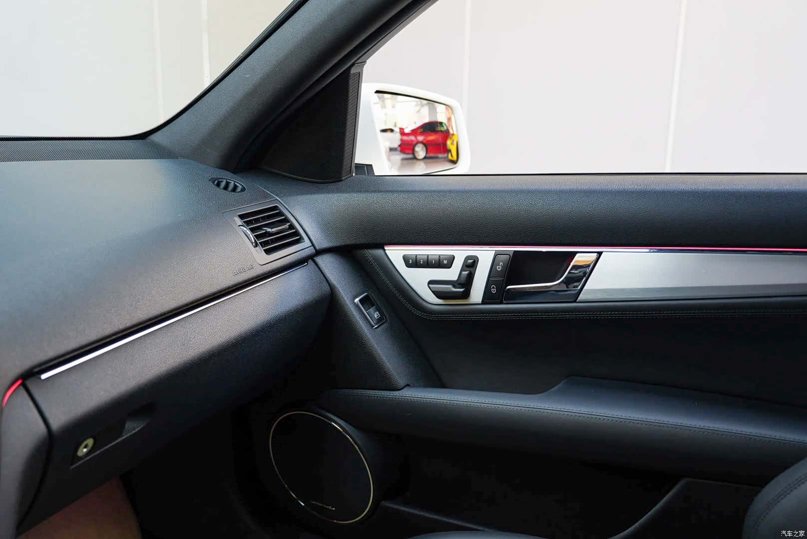 Mercedes-Benz C-Class, 2011 11
