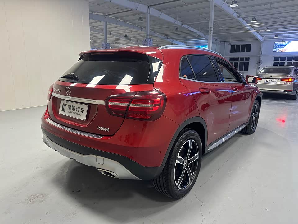 Mercedes-Benz GLA