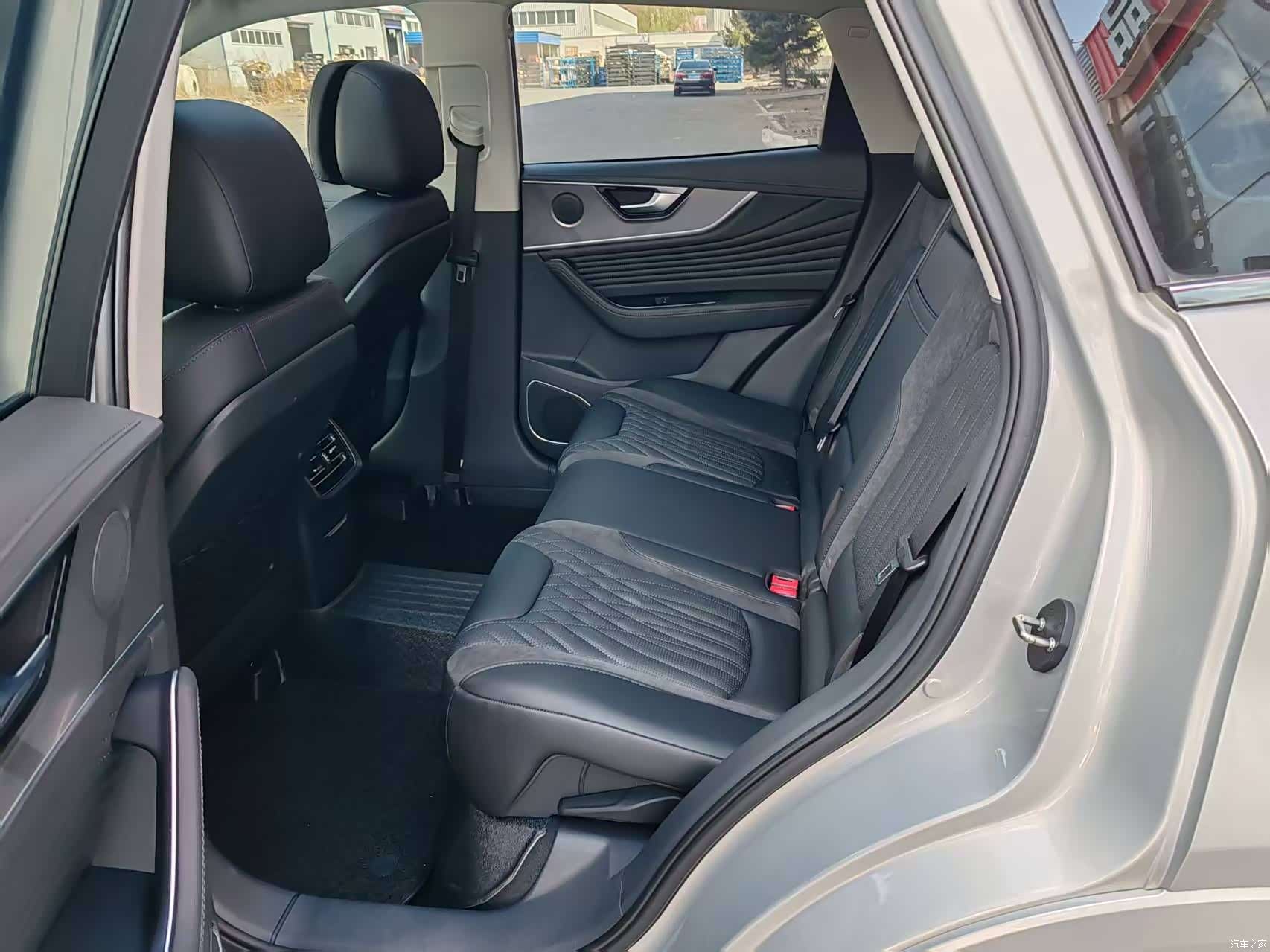 Hongqi HS5, 2023 все фото