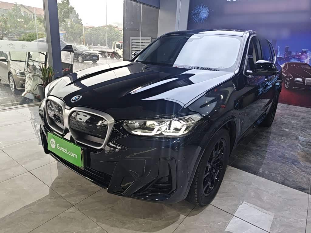 BMW iX3