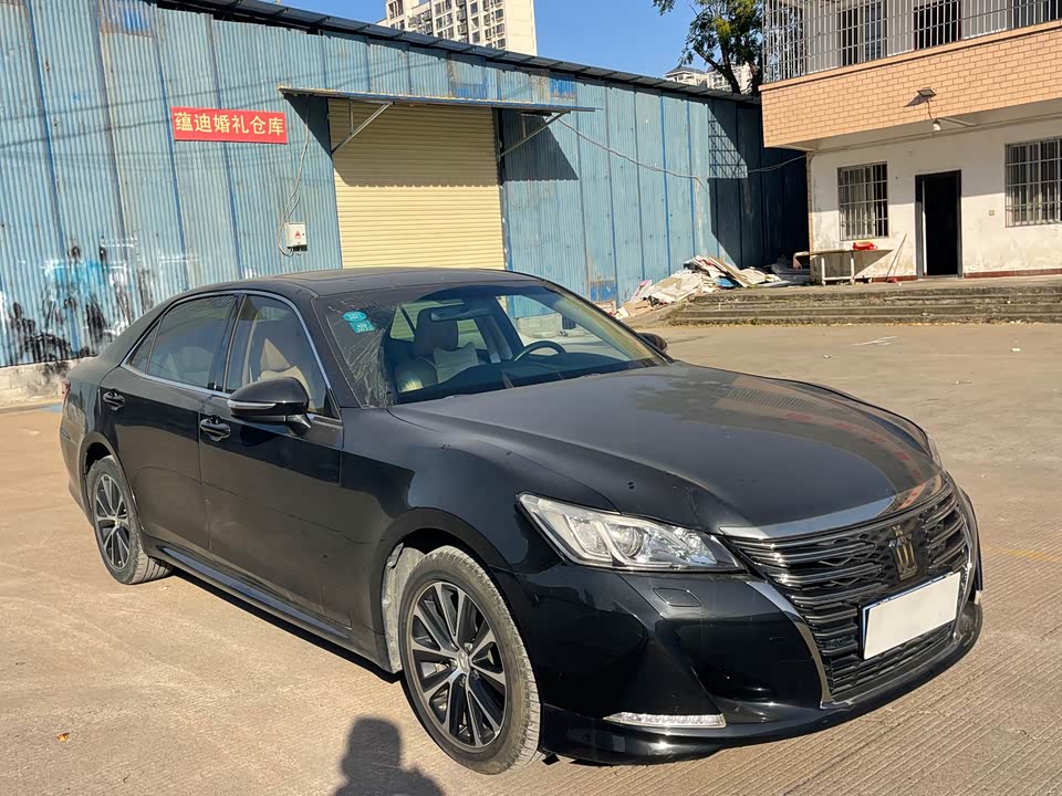 Toyota crown