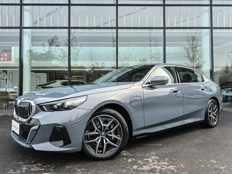 BMW i5