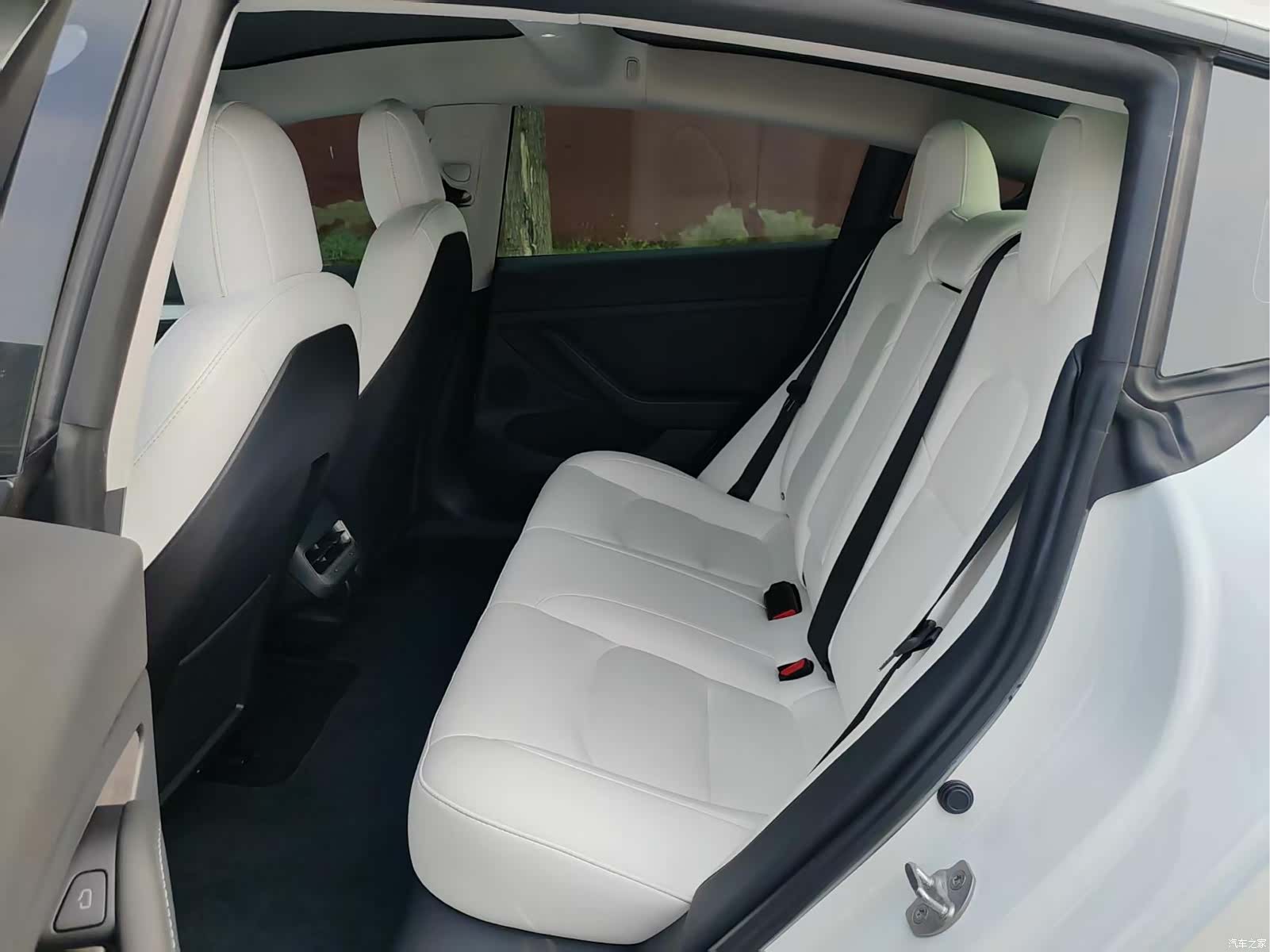 Tesla Model 3, 2022 7