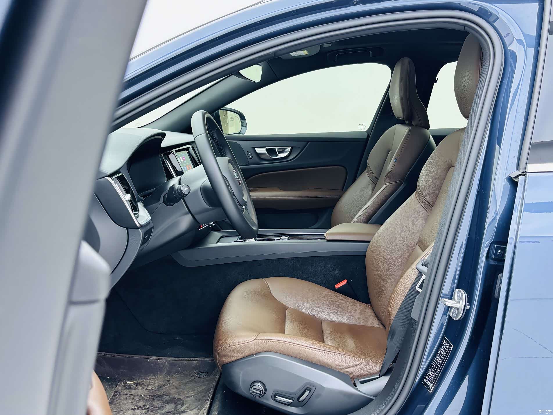 Volvo S60, 2022 10
