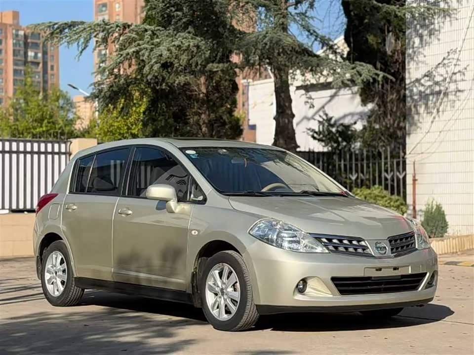 Nissan TIIDA