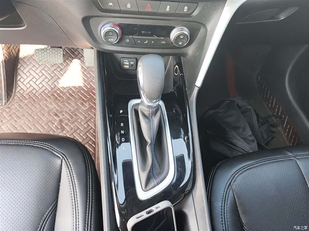 Buick Encore, 2022 10