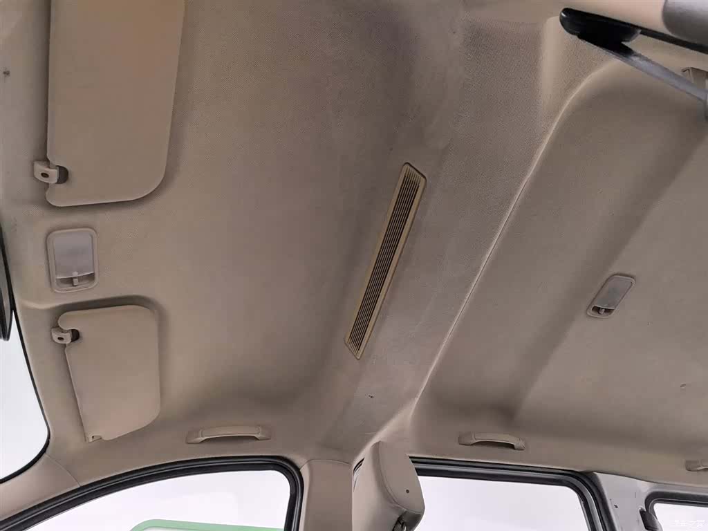 Wuling V, 2016 14