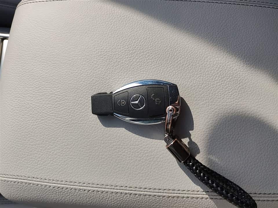 Mercedes-Benz R-class