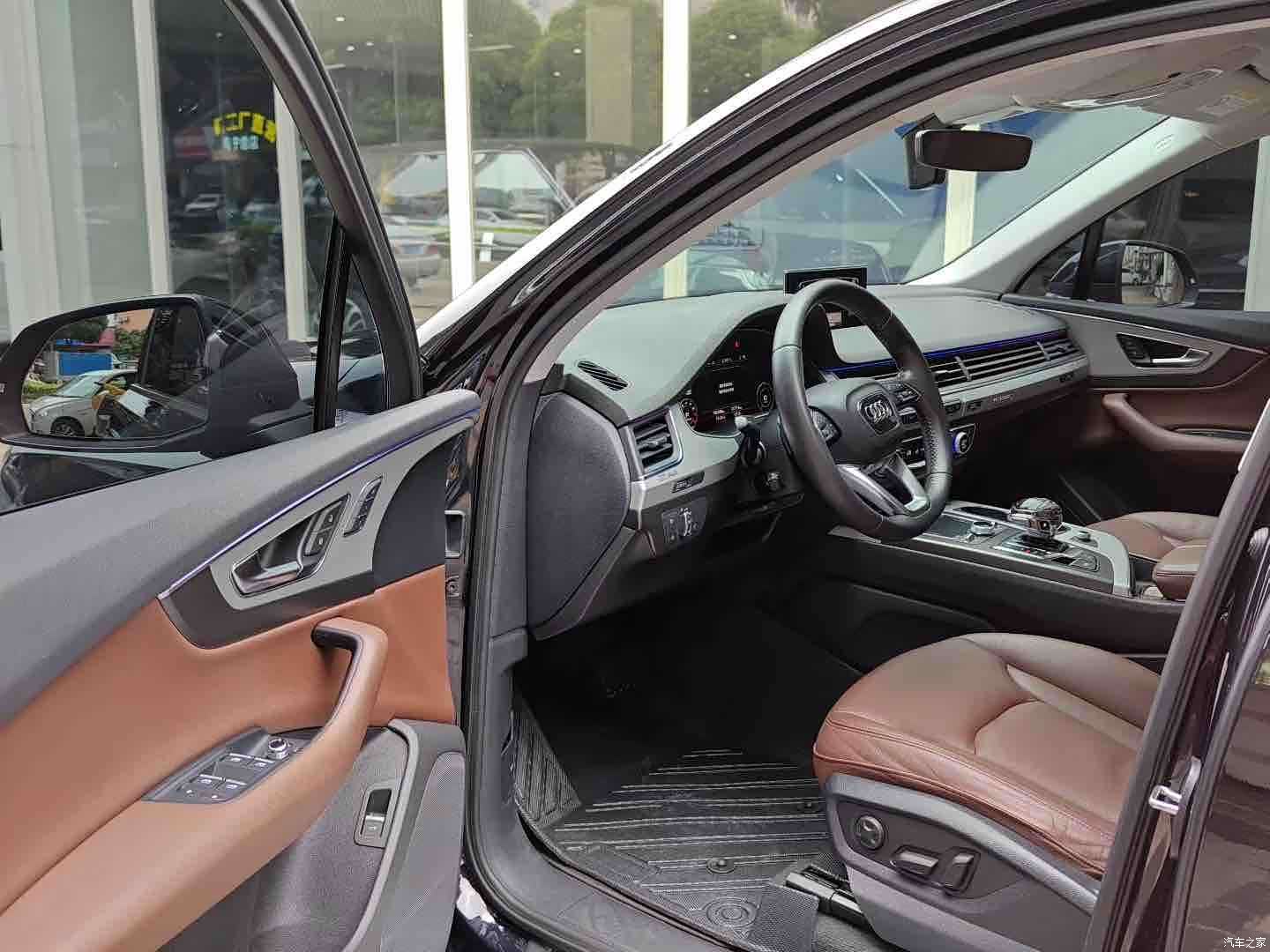Audi Q7, 2019 все фото