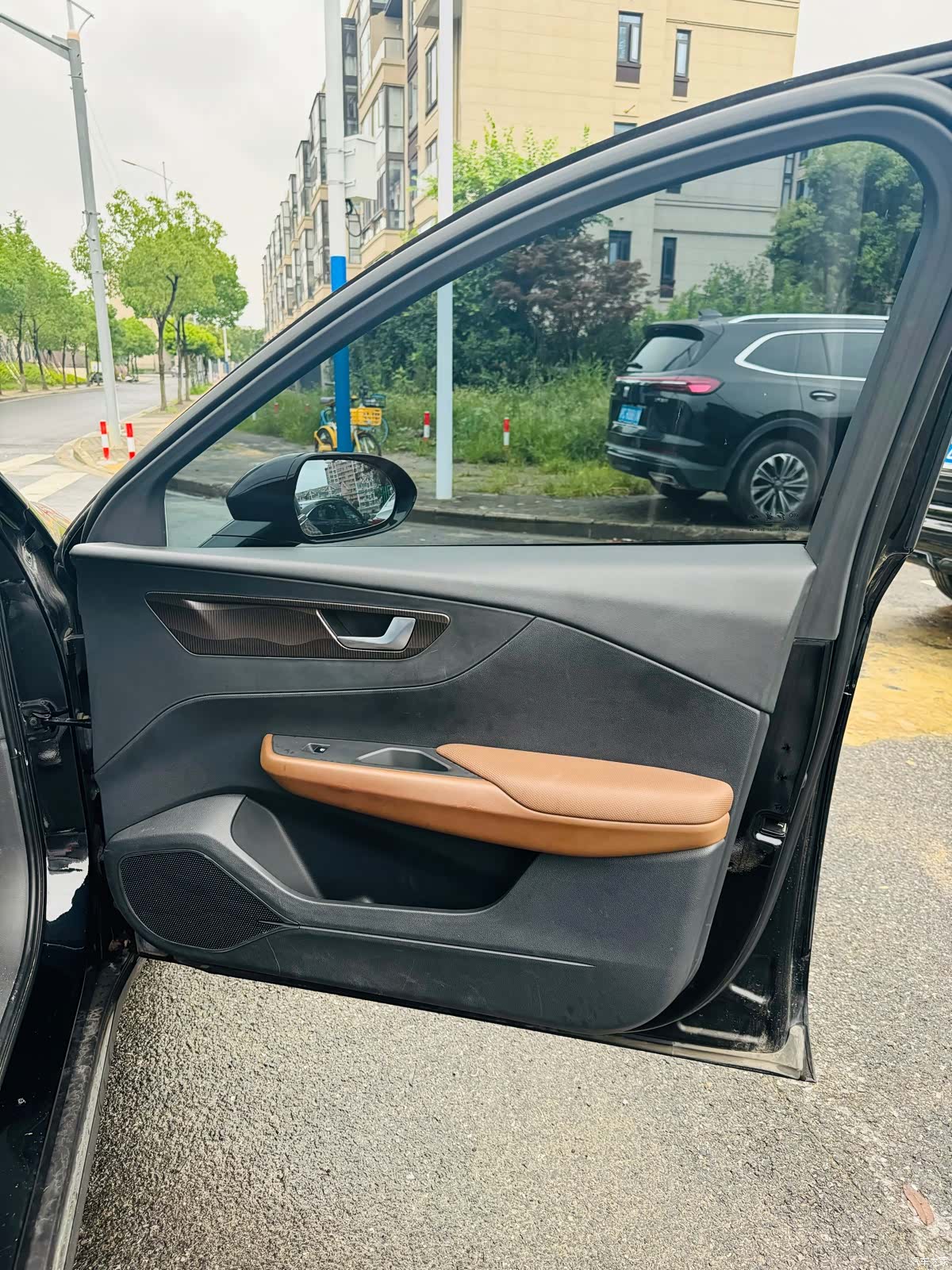 Hongqi QM5, 2021 9