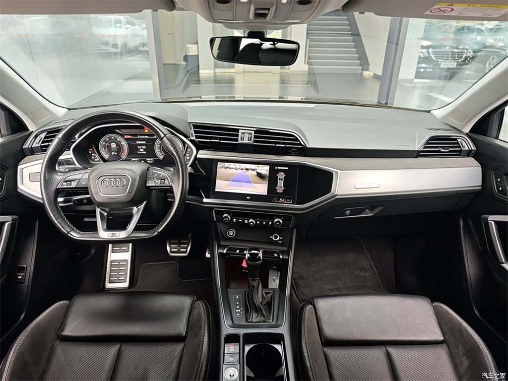 Audi Q3, 2023 6