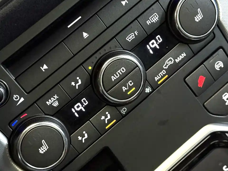 Land Rover Range Rover Aurora