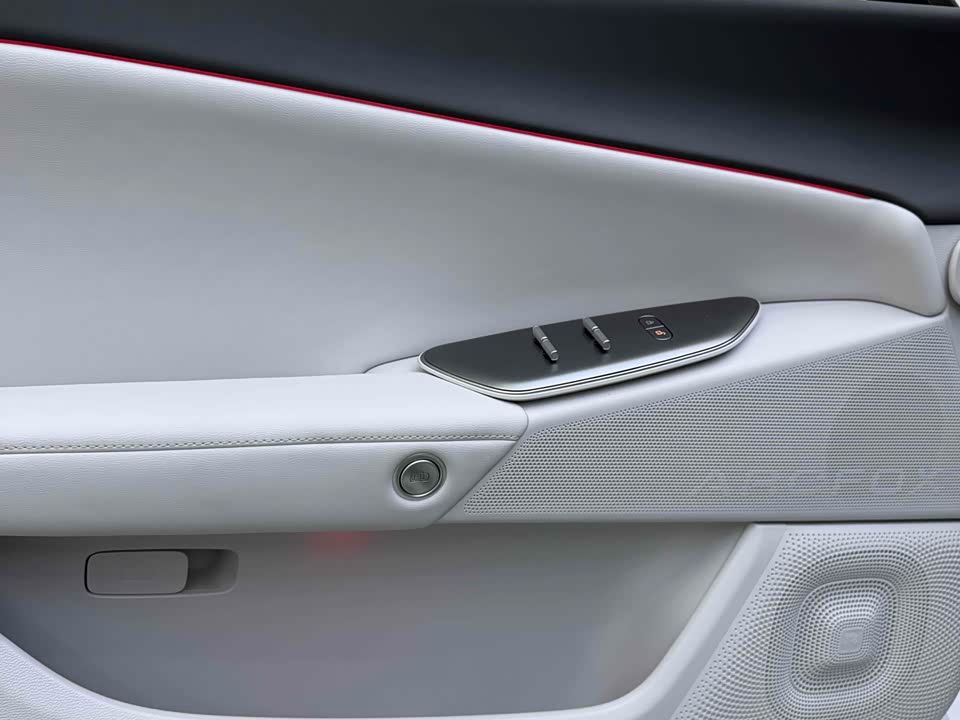 ARCFOX Polar Fox Alpha S5