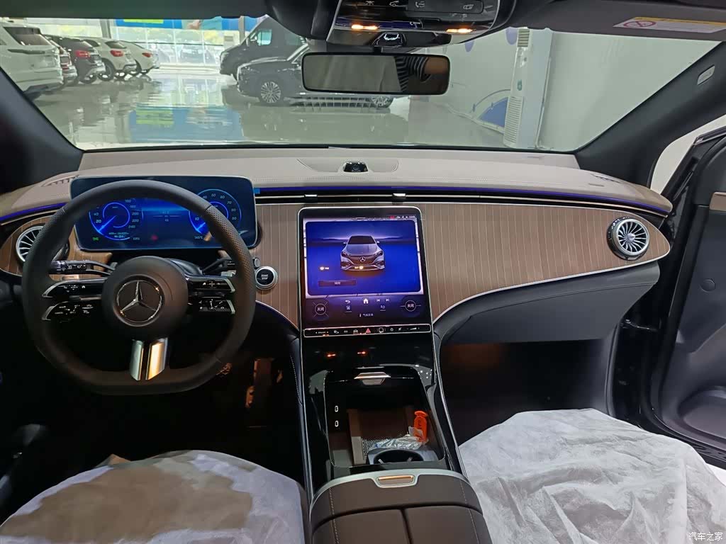 Mercedes-Benz EQE, 2025 все фото