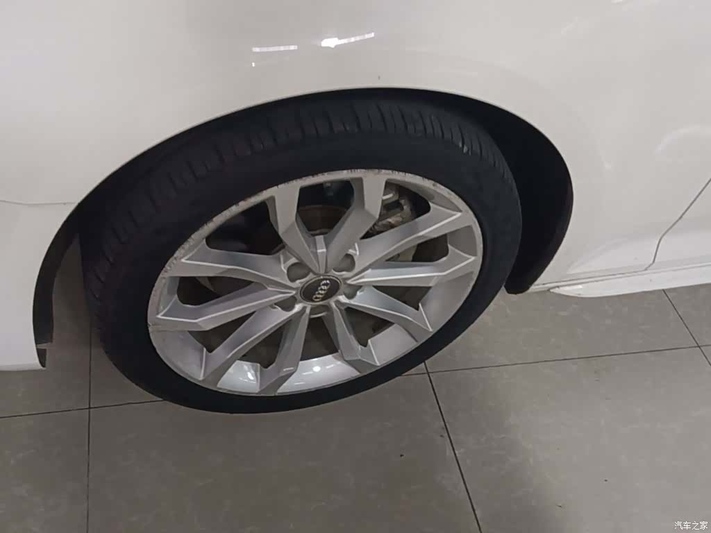 Audi A4L, 2018 23