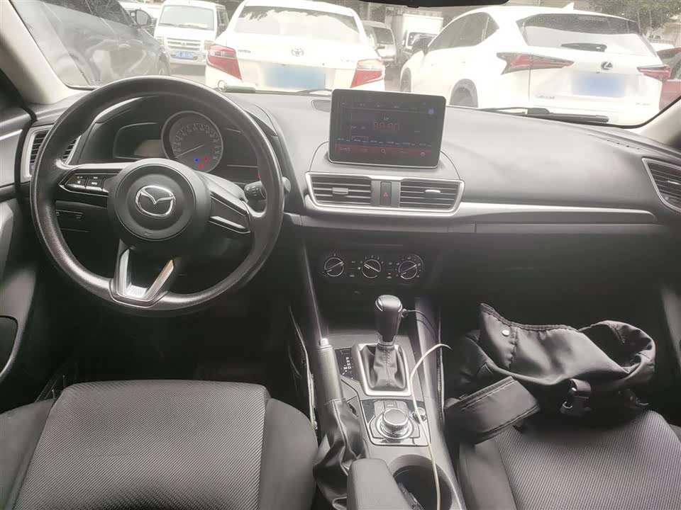 Mazda 3 Angkesaila