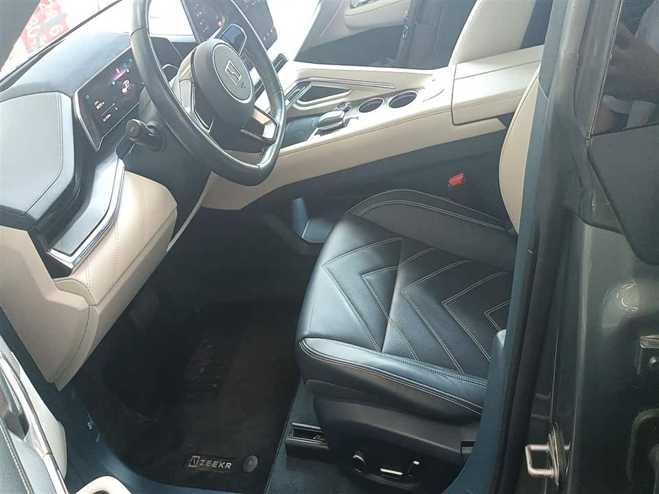 Zeekr 001