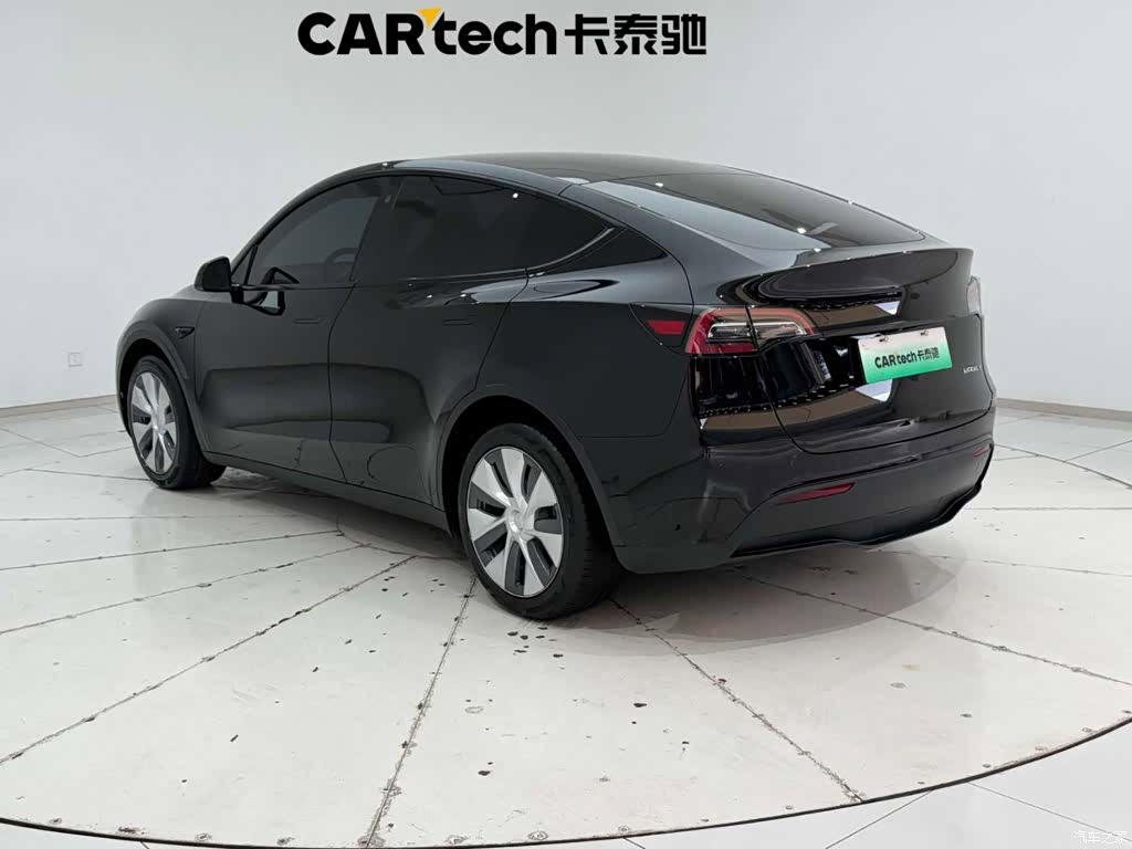 Tesla Model Y, 2023 7