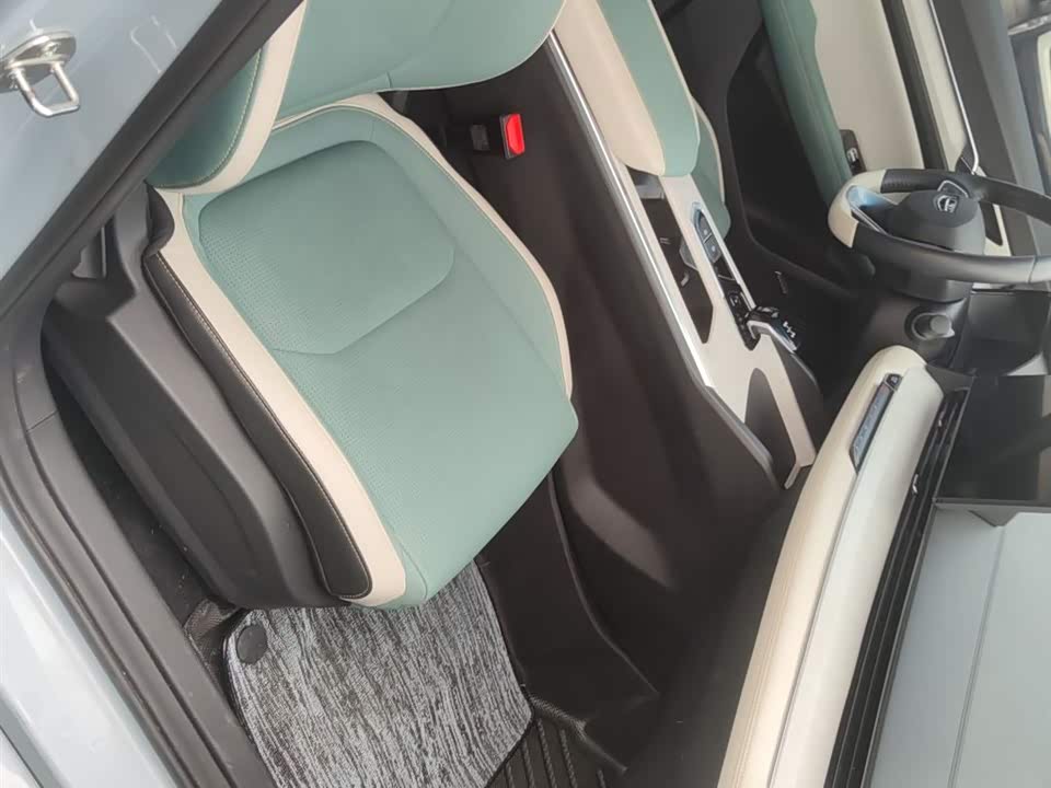Geely Emgrand L HiP Geely Emgrand L HiP