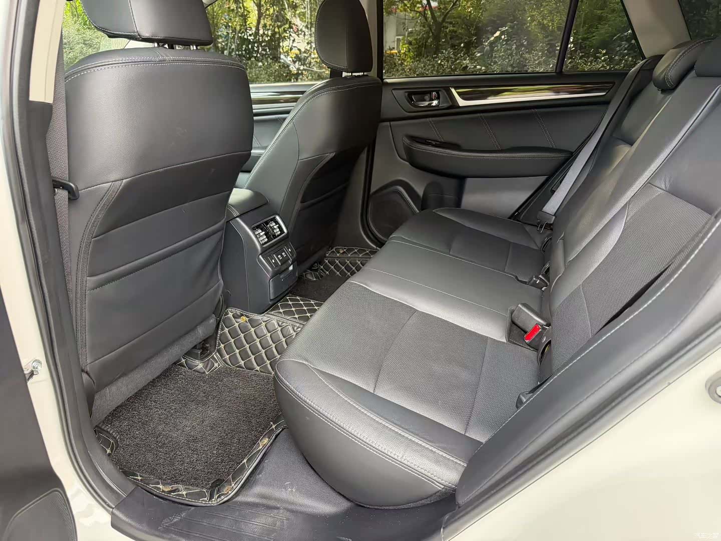 Subaru Outback, 2019 все фото