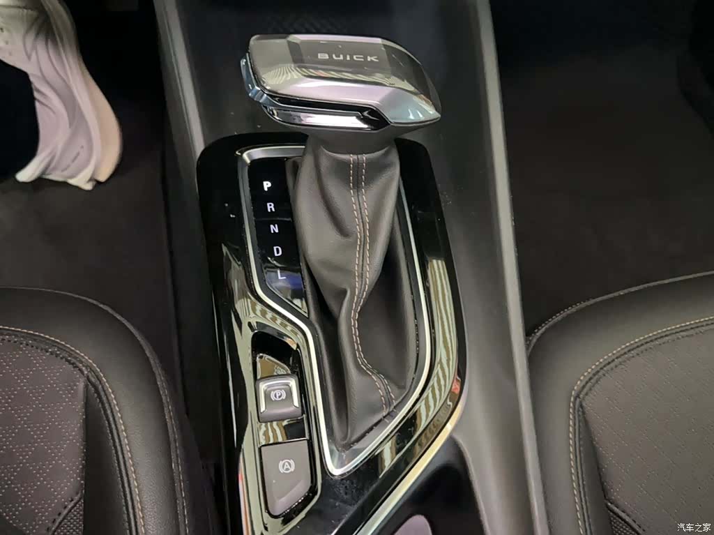 Buick Verano, 2024 11