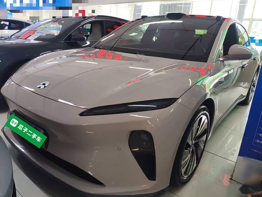 NIO ET5